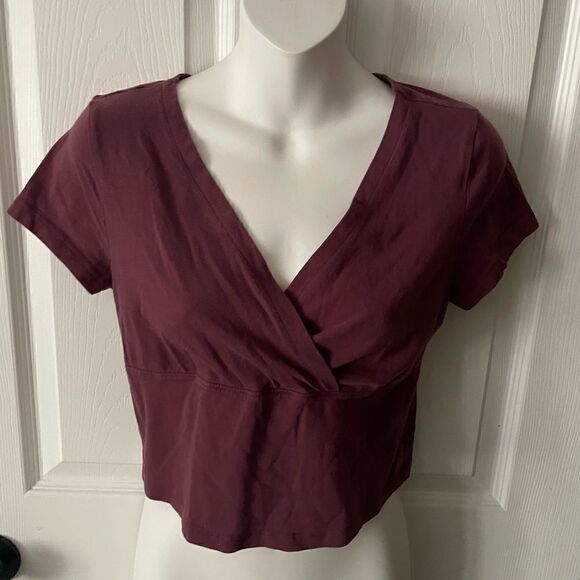 SO Women’s Cropped Wrap Tee Shirt In Plum Prune Size Large - Picture 2 of 6